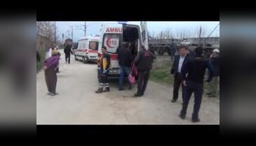 Tren öğrenci servisine çarptı: 1 ölü, 24 yaralı