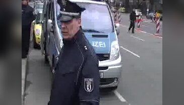 Berlin'de araç patladı!