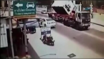 Metrelerce yükselikteki vinçten aşağı böyle düştü