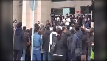 Adalet Sarayı önünde avukatlara müdahale