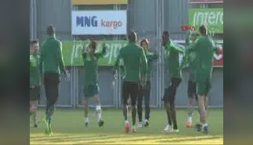Bursaspor'da Emre Taşdemir takıma katıldı