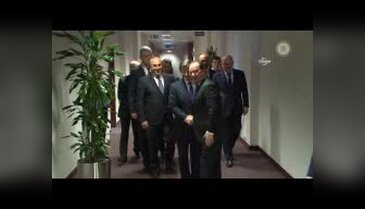 Davutoğlu, Hollande ile görüştü