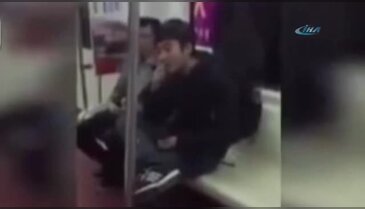Metroda çekirdek kabuklarını yere atan gence çekiçli saldırı