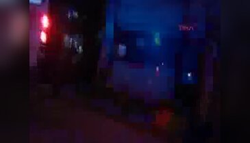 Babalarının bıçaklandığını duyunca, kahveye ateş açtılar