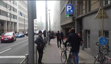 Brüksel Havalimanı'ndan sonra metro istasyonunda da patlama oldu!