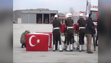Van'da şehitler törenle memleketlerine uğurlandı