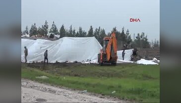 PKK, Diyarbakır'da karakola bomba yüklü araçla saldırdı: 3 şehit, 22 yaralı (2)