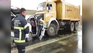 Kamyon cenaze konvoyuna daldı: 1 ölü, 2 yaralı