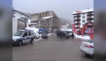 Bursa Uludağ'a kar fırtınayla geldi