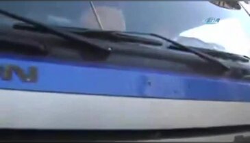 Kamyon sürücüsünü aşağı indirmek kolay olmadı !