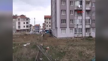 6'ncı kattan ölüme atladı