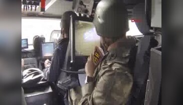 Nusaybin'de vatandaşların operasyon bölgesinden çıkarılması ve PKK'lıların teslim olması için anons yapılıyor