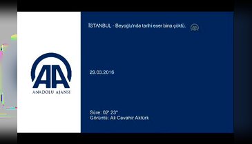 İstanbul Beyoğlu'nda tarihi bina çöktü