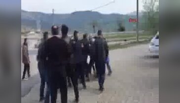 Kocaeli Rehabilitasyon Merkezi önünde öğrenciler eylem yaptı