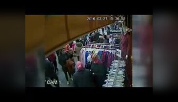 Mağazadaki hırsızlık kamerada
