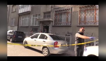 Üç çocuk annesi kadın, evinde bıçakla öldürülmüş olarak bulundu