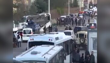 Diyarbakır'da bombalı saldırıda, 7 polis memuru şehit oldu