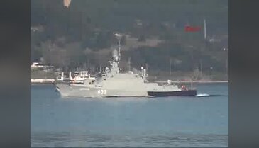 Rus savaş gemileri Çanakkale Boğazı'ndan geçti