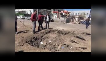 Diyarbakır'daki saldırı noktasında büyük bir çukur oluşmuş