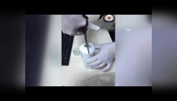 Uyuşturucuyu kazdıkları çukur ile boş şampuan kutusuna saklamışlar