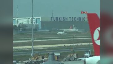 Ebru Gündeş konser için Antalya'ya uçtu