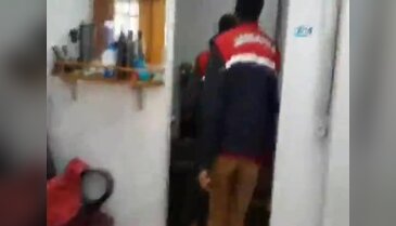 Kuaför değil silah deposu!