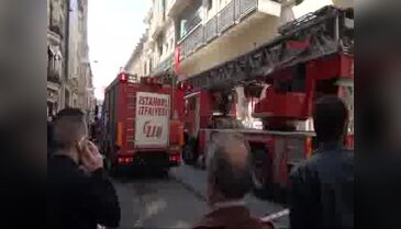 İstiklal Caddesi'nde intihar hareketliliği