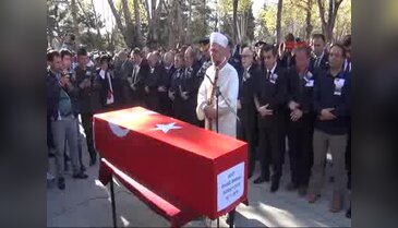 Şehit Binbaşı Turgay Çelik'i Kayseri'de 5 bin kişi toprağa verdi
