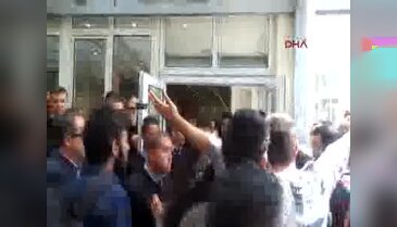Eskişehir Anadolu Üniversitesi'nde afiş gerginliği
