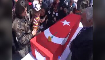 Şehit Komiser Yardımcısı Tamer Aktaş Gümüşhane'de toprağa verildi