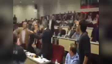 Çiğli Belediye Meclisi'nde, Kemal Kılıçdaroğlu kavgası