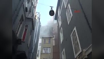 Emek Sineması'nda yangın paniği