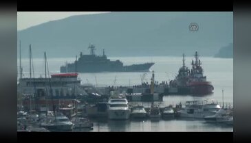 Rus askeri gemisi Çanakkale Boğazı'ndan geçti