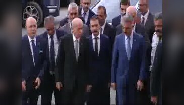 Bahçeli: Olağan kongrenin dışında hiç kimse olağanüstü kongre beklemesin