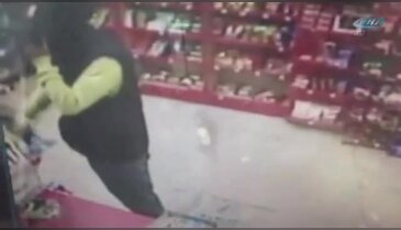 İstanbul Şişli'deki silahlı soygun anı kamerada