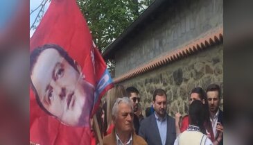 Sırbistan Başbakan Yardımcısı protesto edildi
