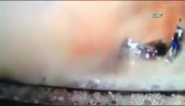 Bombalı motosiklet saniyeler sonra patladı: 2 ölü