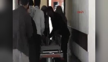 Öğrenci servisi devrildi; 30 yaralı