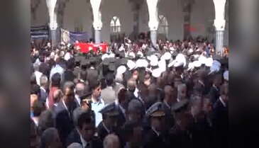 Şehit uzman çavuşu son yolculuğuna 5 bin kişi uğurladı