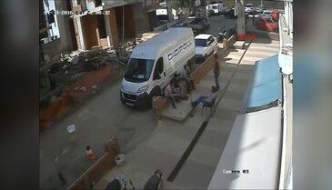 Sıva ustasının düşme anı güvenlik kamerasında