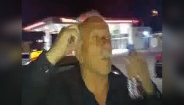 Çağırdıkları taksiciyi dövdüler