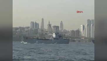 Rus savaş gemisi İstanbul Boğazı'ndan geçti