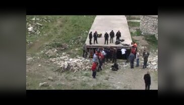 Kayıp çocuk, dere yatağının suyu kesilerek arandı