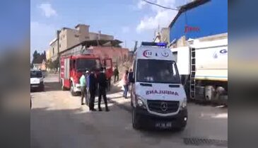 Kanalizasyon çalışmasında göçük oluştu, 1 işçi yaralandı