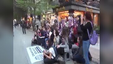 Kadınlar, işyerinde tacizi protesto etti