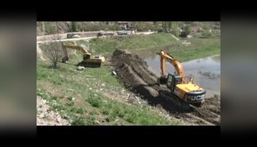 Kayıp çocuk kanalda aranıyor