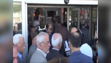 Burhan Kuzu'yu protesto eden 17 kişi gözaltına alındı