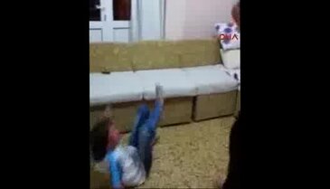 Suriyeli babadan, oğluna hortumlu işkence