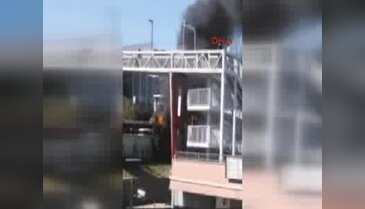 İstanbul Cevizlibağ'da metrobüs yandı! - 1