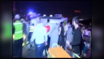 İstanbul'da minibüs devrildi: 2'si ağır 14 yaralı